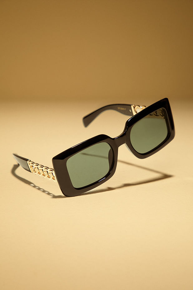 Foto de gafa de sol para mujer color negro de la marca Studio F