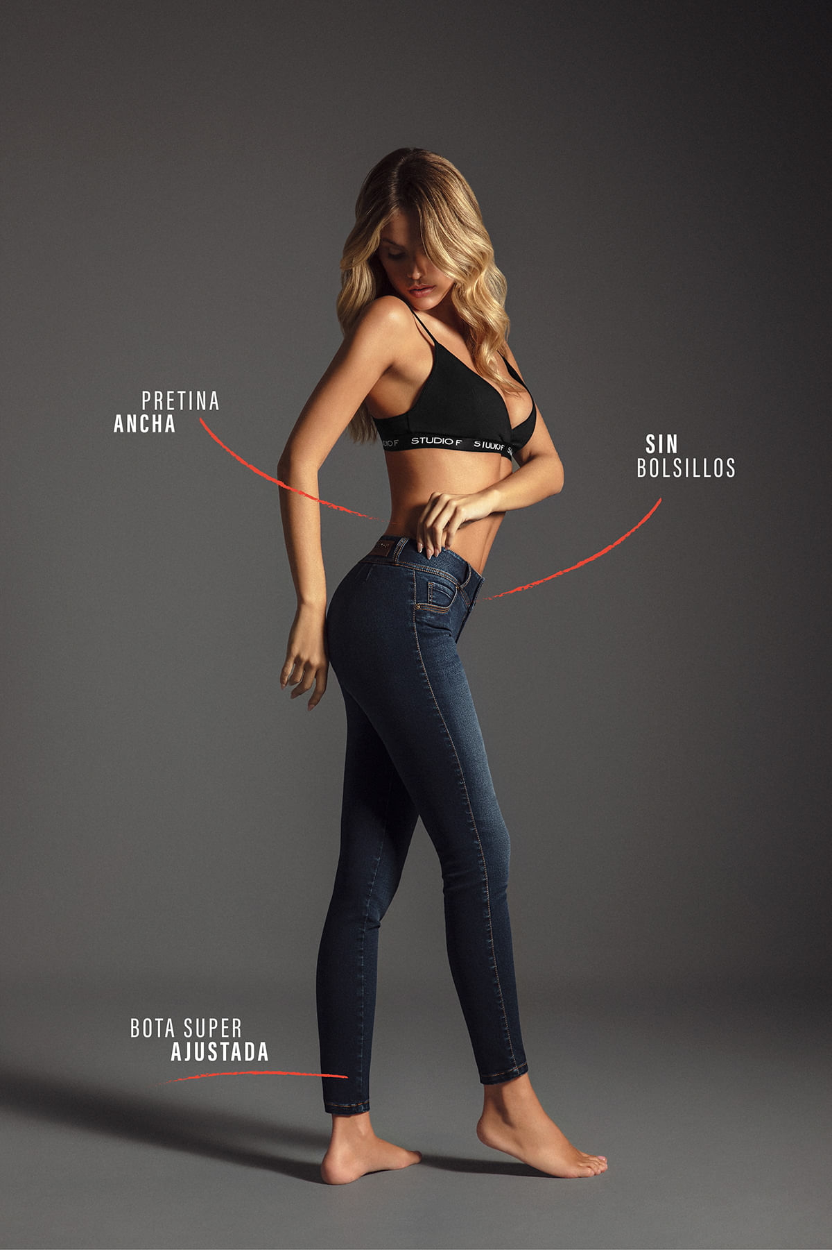 Foto de modelo usando jean para mujer y top color negro de Studio F 