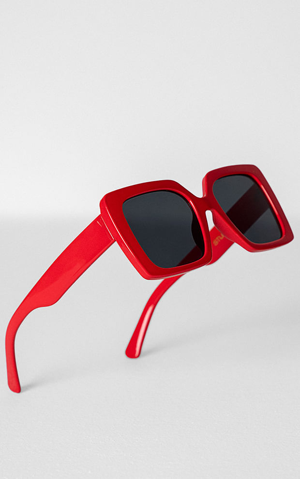 Foto de gafas de sol color rojo de Studio F 