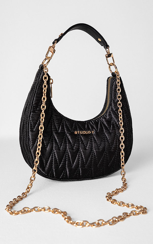 Foto de bolsa para mujer color negro con cadena dorada de Studio F 
